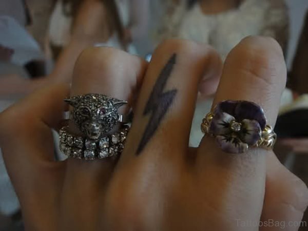 Amazing Finger Tattoo