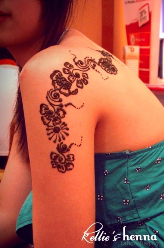 Beautiful Henna Designer Tattoo On Back Shoulder