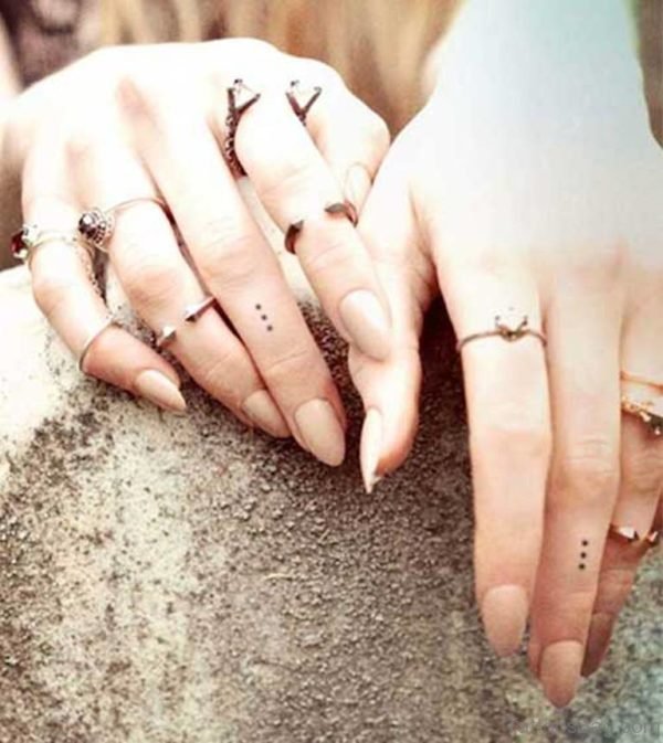 Cool Dots Tattoo On Finger