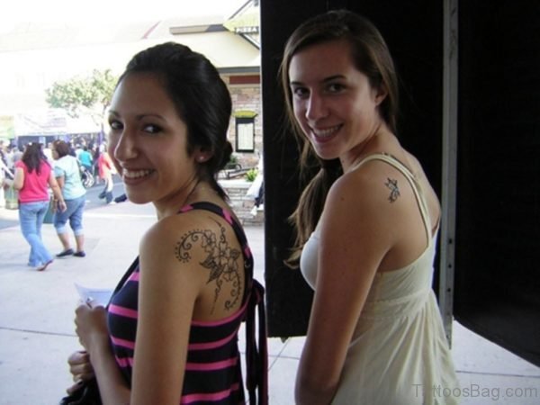 Simple Stylish Henna Tattoo