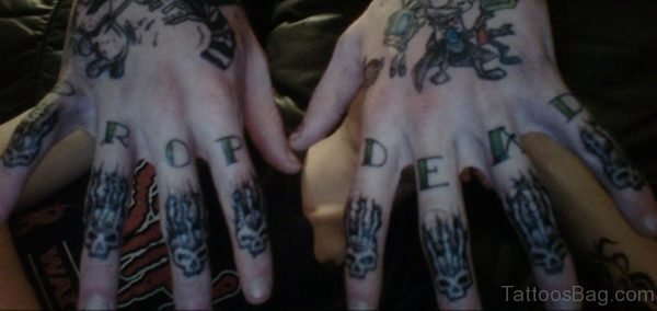 Skull Tattoo On knuckle