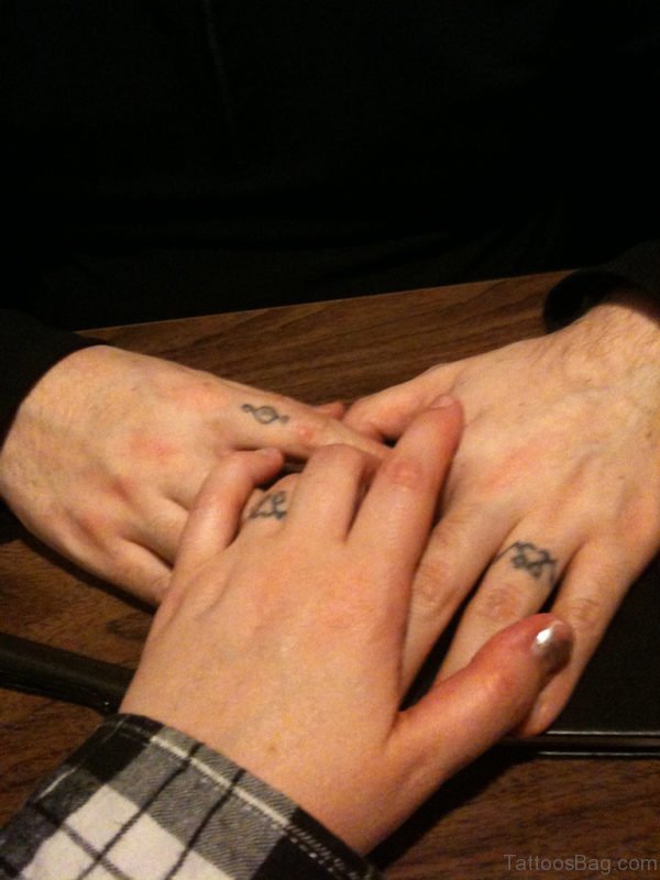 Wonderful Finger Tattoo