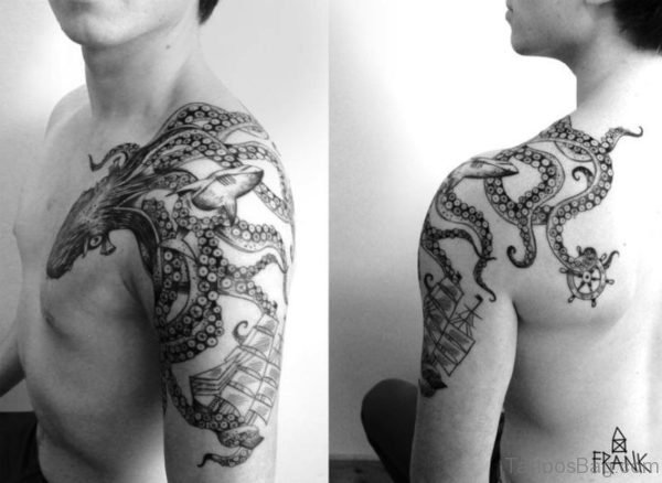 Amazing Kraken Tattoo On Shoulder