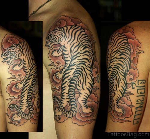 Awesome Lion Tatttoo On Shoulders