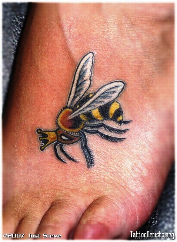 Bee With Crown Tattoo Design 