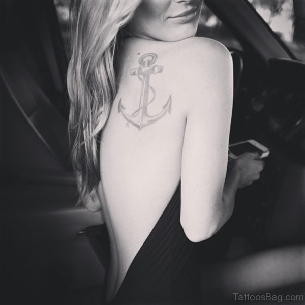 Black n White Anchor n Rope Tattoo On Back Shoulder