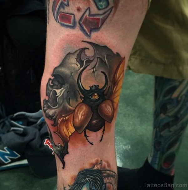 Classy Skull Tattoo Design On Leg