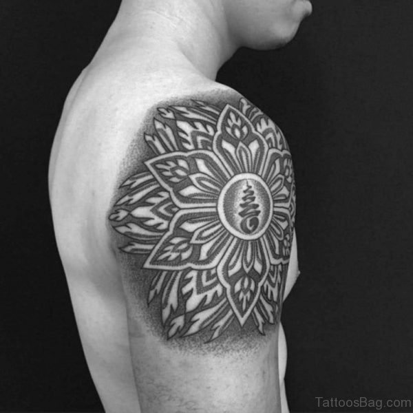 Great Looking Mandala Tattoo On Shoulder