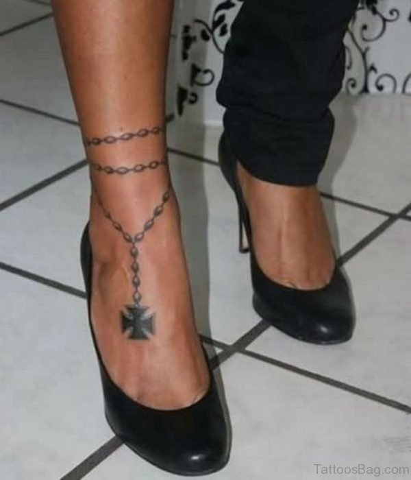 Grey Ink Cool Chain Cross Tattoo