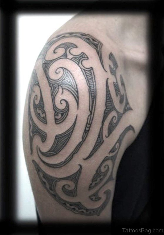 Maori Designer Shoulder Tattoo