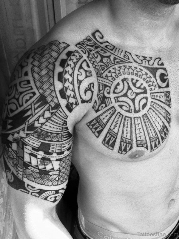 Maori Designer Tattoo On Right Shoulder