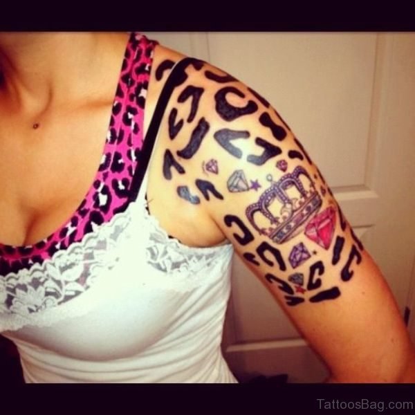 Nice Leopard Tattoo On Shoulder