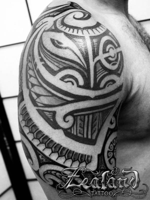 Polynesian Samoan Shoulder