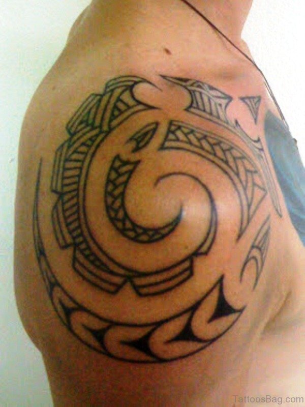 Simple Circle Maori Shoulder Tattoo