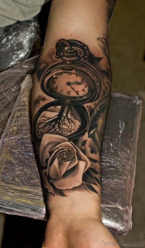 Trendy Clock Tattoo On Wrist 