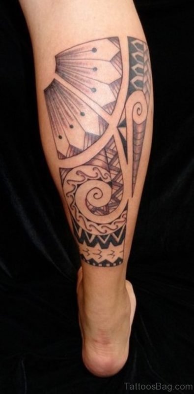Tribal Polynesian Tattoo On Right Back Leg