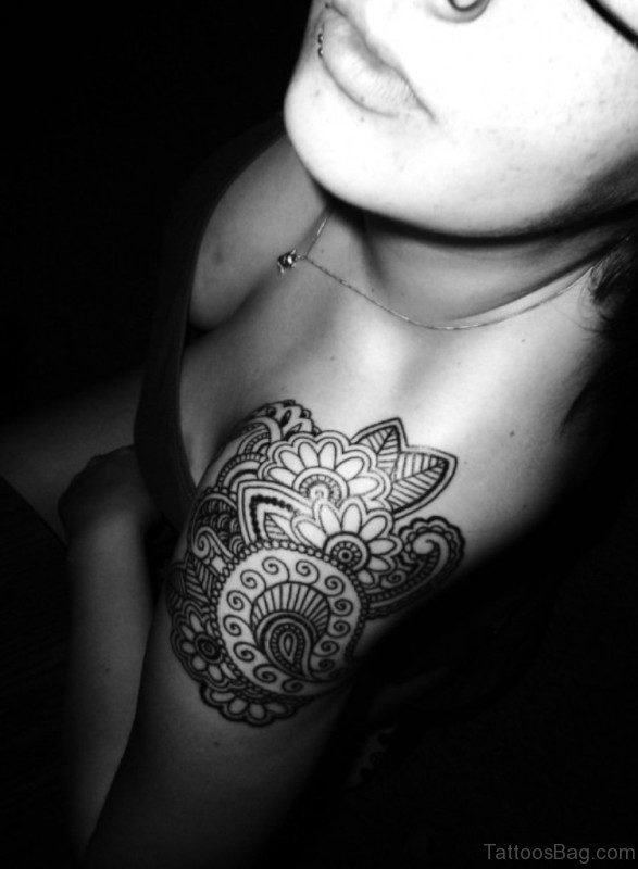 Wonderful Geometric Shoulder Tattoo Design