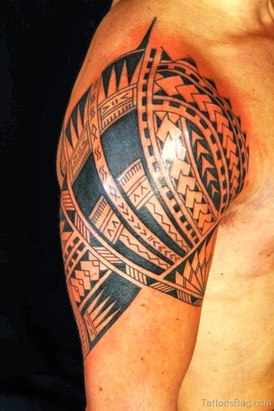 Wonderful Maori Tribal Shoulder Tattoo