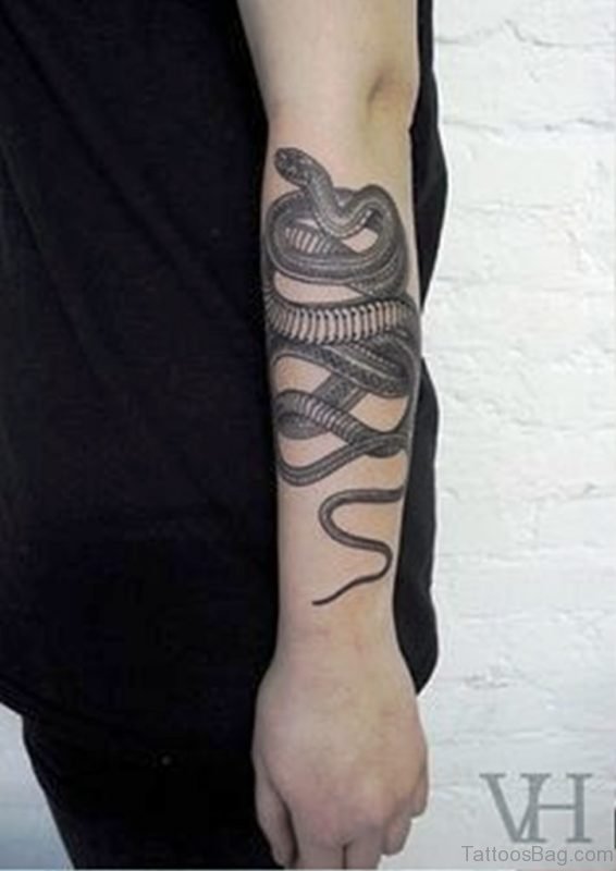 Wonderful Snake Wrist Tattoo Design