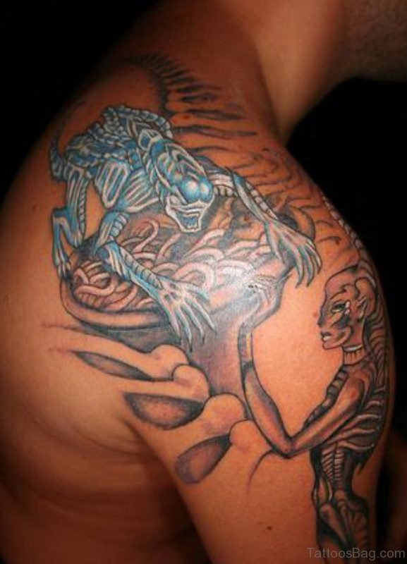 Amazing Alien Tattoo On Shoulder