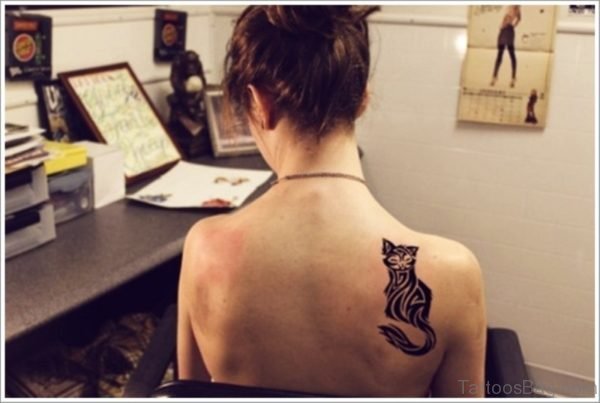 Incredible Cat Tattoo On Right Shoulder