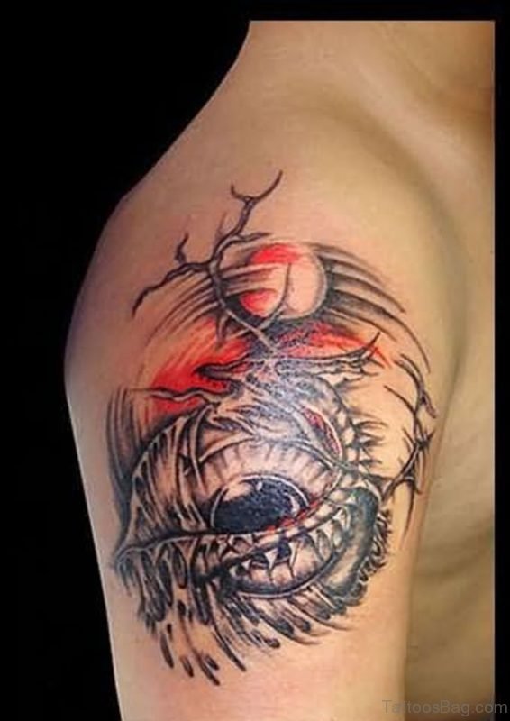 Mind Blowing Eye Tattoo On Shoulder