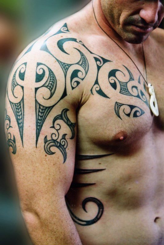 Nice Tribal Shoulder Tattoo