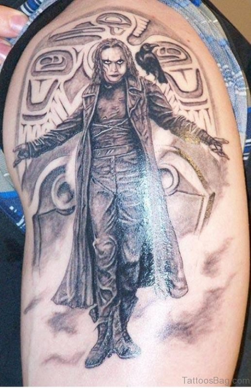 Stunning Balck Man Shoulder Tattoo