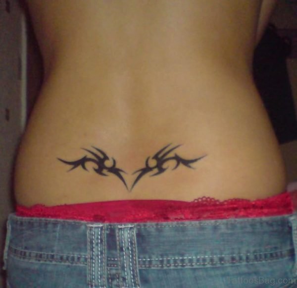 Tribal Tattoo On Girl Waist