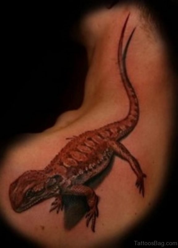 Cool Brown Lizard Tattoo On Shoulder
