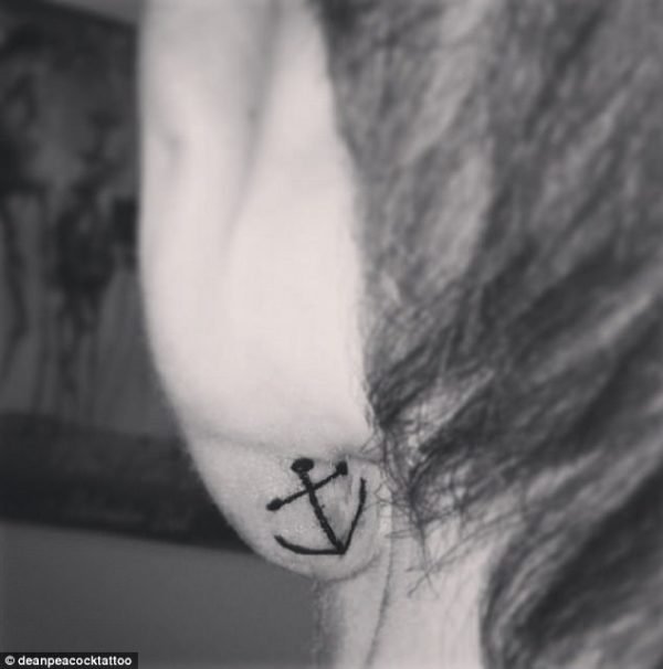 42 Remarkable Ear Lobe Tattoos